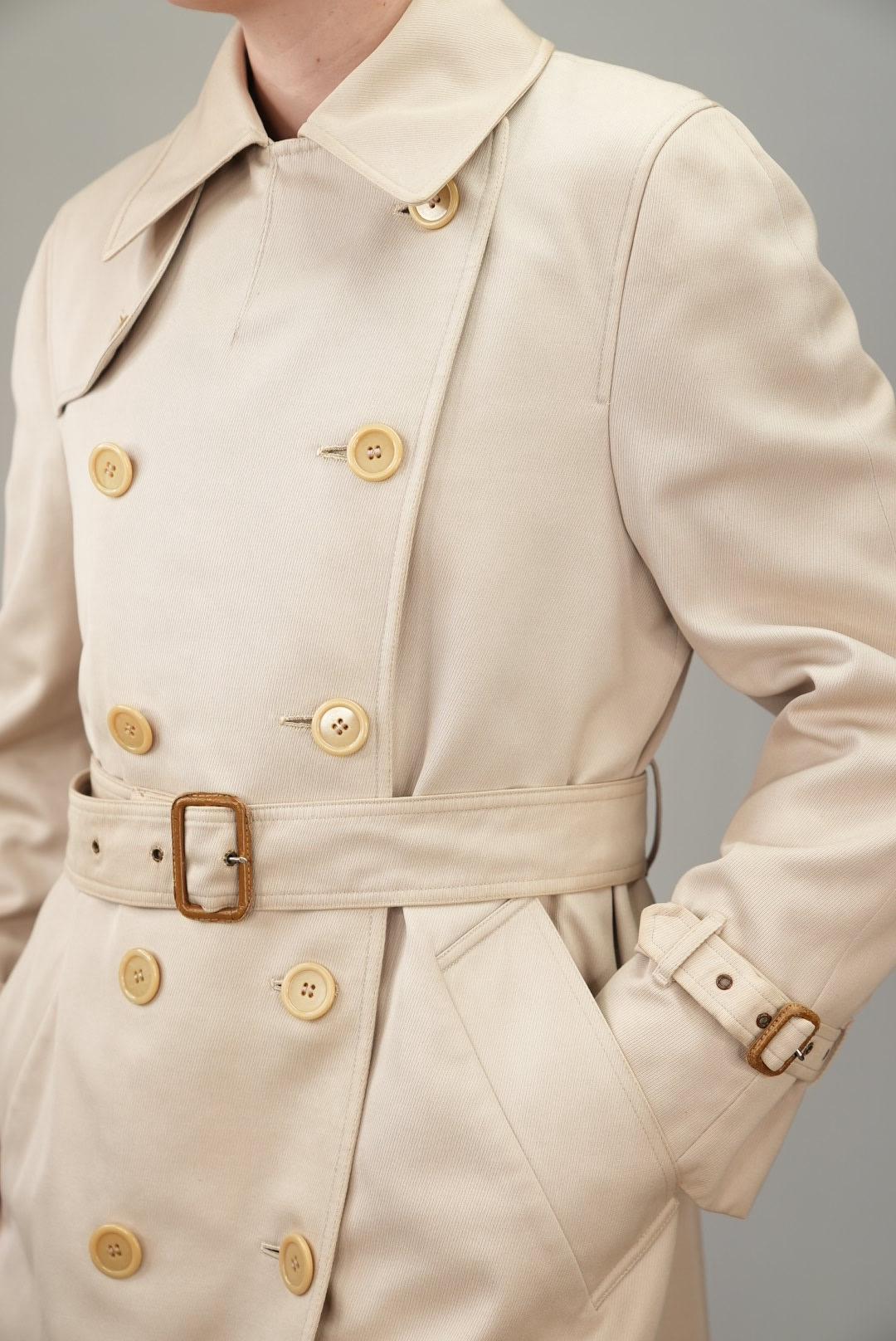 Aquascutum Classic Double-Breasted Trench-Coat in Light Beige | Aqua 5 Cotton-Blend | Men's S | Women's M-L | 80s, Made in England