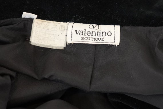 Valentino 1980s Boutique Vintage Velvet Coat | Ma… - image 9