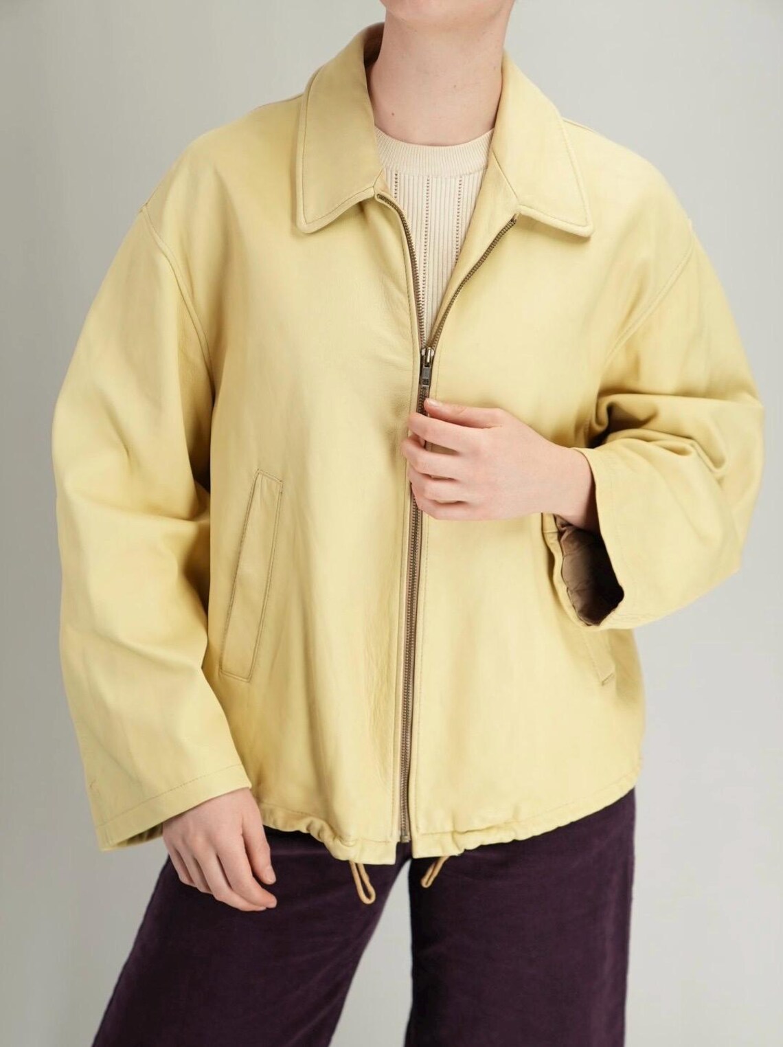 Pale Yellow Vintage Leather Jacket Cropped | Women's XL, Men's L | 90s, Made in Italy, foto 2 di 5