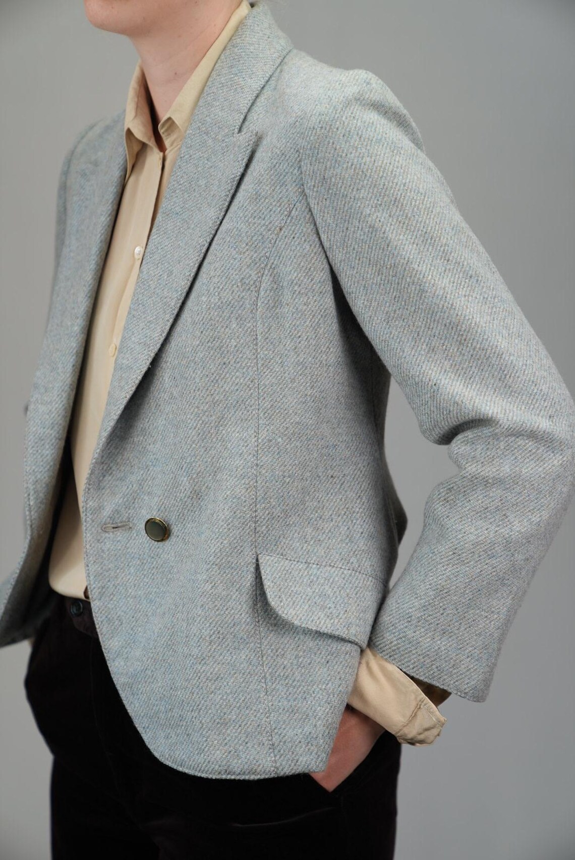 80s Italian Wool Blazer in Powder Blue | Tailored Light Blue Jacket | Vintage Feminine & Elegant | Size M, foto 2 di 5