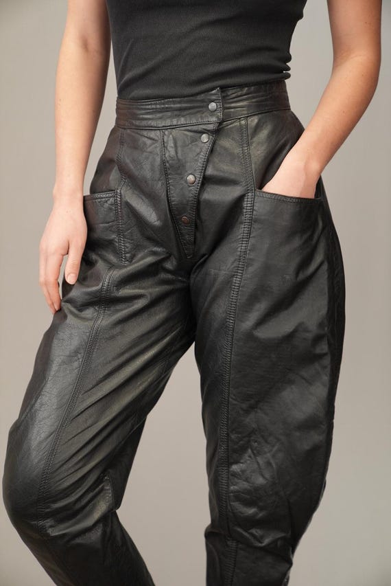 Women’s Leather Pants in Black with Asymmetrical Button Closure | 80s Vintage | Size M | Genuine Leather