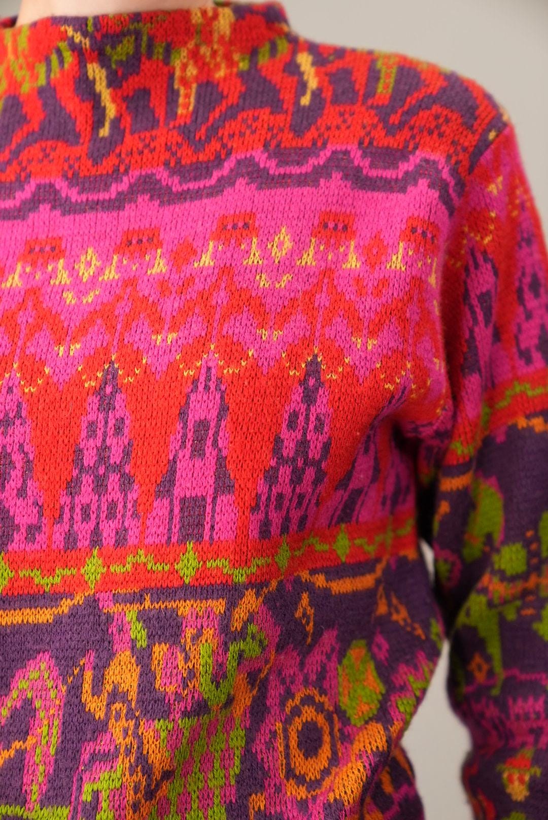 Rare BENETTON Vintage Sweater With Unique Horse and Riding 