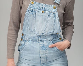 90’s vintage Levi's denim coverall Size-M Blue Denim Overalls Levi's - 1990s Baggy-Fit Vintage