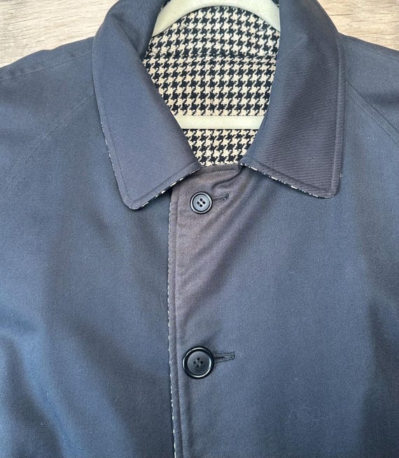 Burberrys Invertible Vintage Trench-coat With Houndstooth Pattern