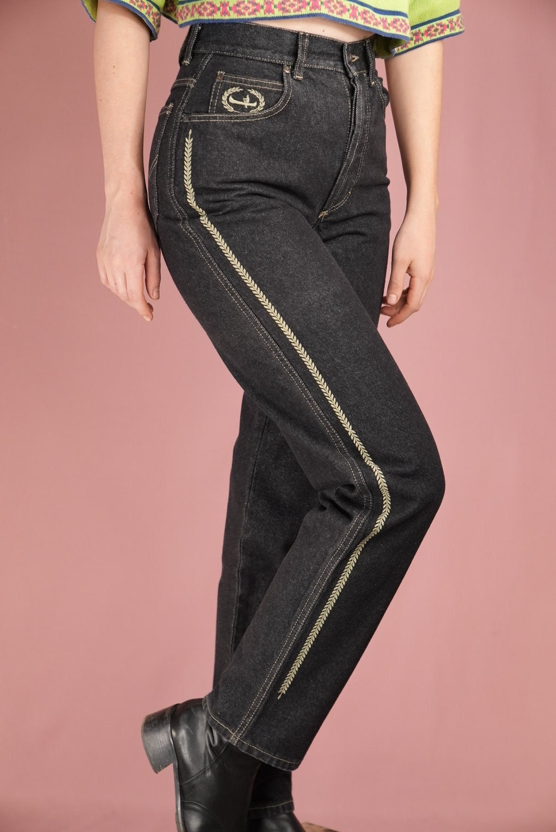 Jeans vintage Sisley blu scuro con ricami Prodotto in Italia