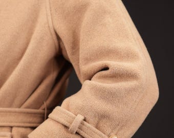 The Gleneagles Cashmere Vintage Coat in Classic Camel Beige