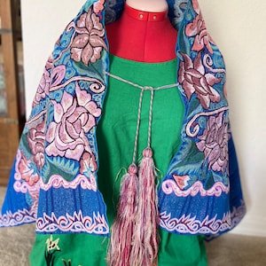 Zinacantan Chiapas Cape/Shawl Hand-Woven and Embroidered in Mexico Artisan Poncho Chiapas Flower Embroidery