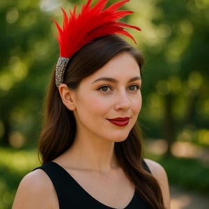 Diadema Tocado de Plumas Rojas | Boda, Invitada, Fiesta, Ceremonia | Elegante Accesorio con Tupís Plateados | Moda Mujer Hecho a Mano