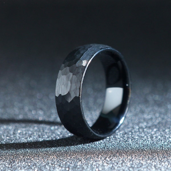 Bague en tungstène massif martelé noir pour homme 8 mm, taille 6-15 - Boîte en noyer massif fabriquée à la main - Cadeau idéal pour homme - Alliance parfaite