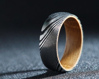Men's Silver Damascus Steel - Whiskey Barrel Inlay - Hand Crafted Solid Walnut Box Ring Size 7-13 - Great Gift or  Perfect Wedding Band