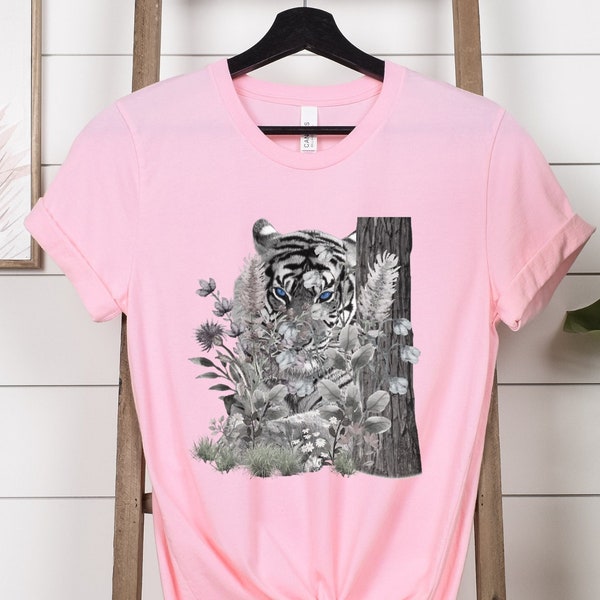 Cute Tiger Eyes Vintage Tiger Shirt, Floral Tiger Shirt Presents for Mum, Trendy Tiger Shirt Aesthetic Clothes, 2000's Edgy Grunge Clothing