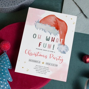 Convite para festa de Natal, chapéu de Papai Noel infantil para o feriado, convite "Oh, que divertido", modelo de aniversário de Natal Canva, convite de Natal editável