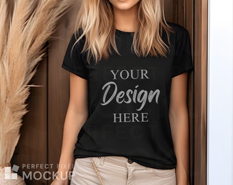 Tshirt Mockup Gildan 64000 Zwart, Zwart Tshirt Mockup, Gildan 64000 shirt Vrouwelijk Model Mockup