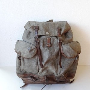 Swiss Army Sattler Mountain troops Backpack 40s Vintage Salt and Pepper Military Leather Canvas with K31 riffle holder Waffenläufer 1945