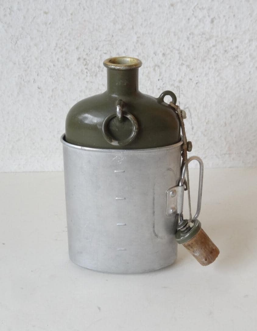 軍用水筒　ミリタリーアンティーク ヴィンテージ SIGG スイス軍 ミリタリーボトル 水筒 スイス 1952 +T