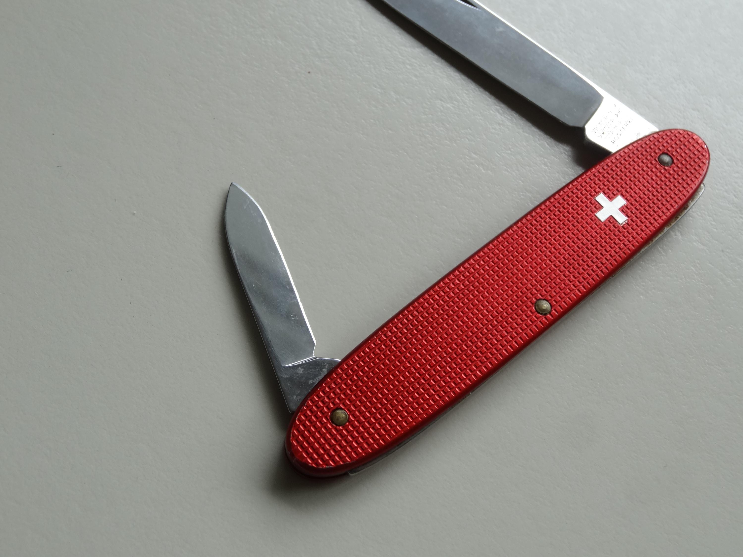 Victorinox 84mm Popular Old Cross Swiss Army Knife Red Alox Model