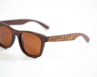 Bambou, style wayfarer carré, lunettes de soleil en bois, cadeau personnalisé fait main, Lunettes de soleil gravées uniques, Vithom