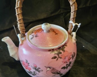 Oriental macaw pink teapot