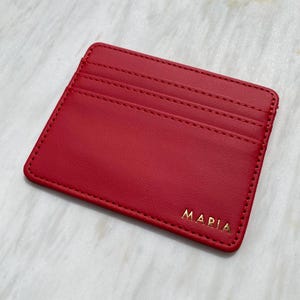 Tarjetero de piel personalizado rectangular rojo, iniciales personalizadas, tarjetero fino, minimalista, estilizado