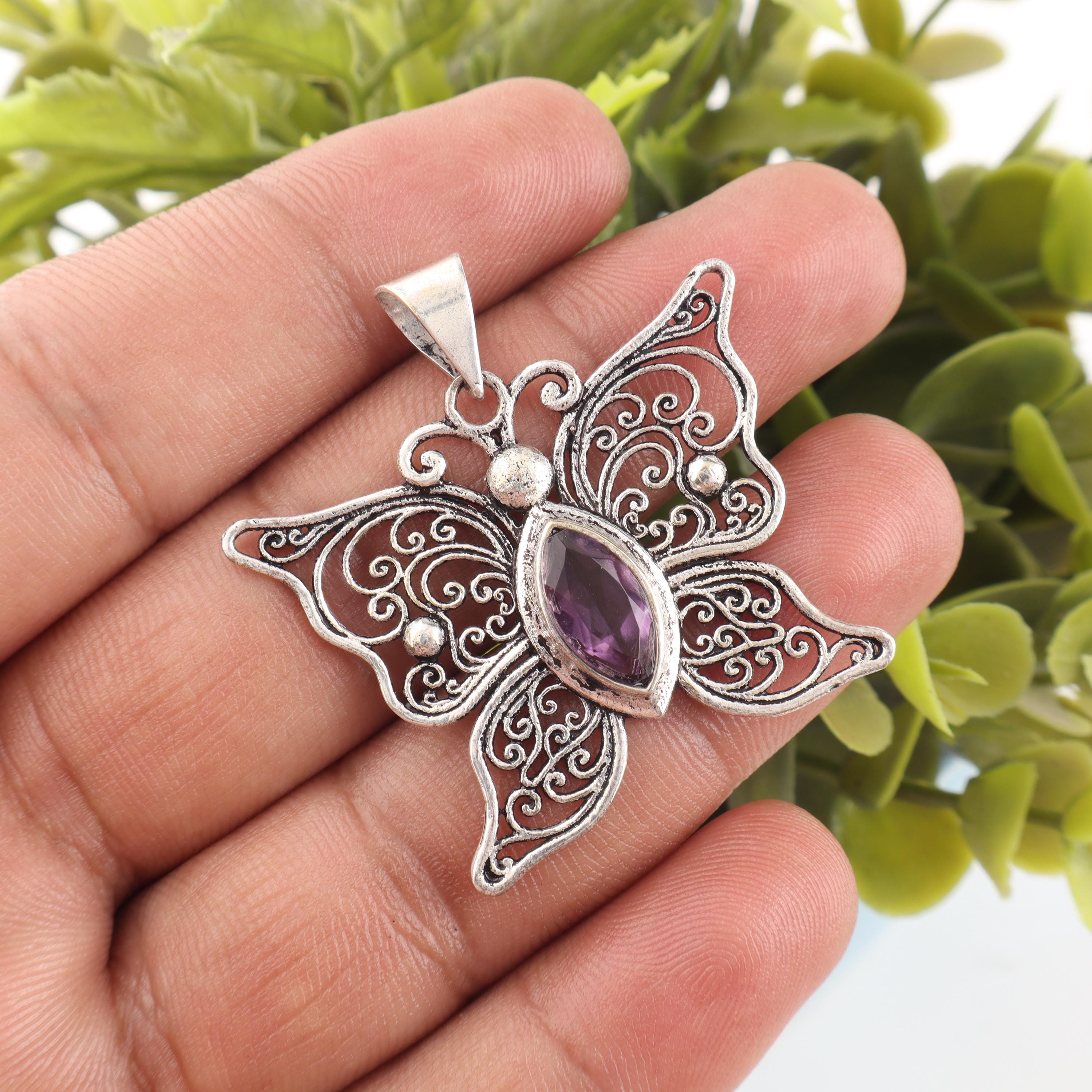 アンティーク　バタフライモチーフ フィリグリー ネックレス Vintage filigree butterfly necklace - Etsy 日本