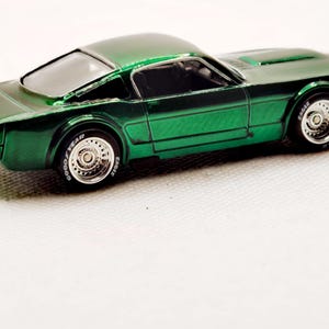Ford Mustang Hot Wheels personalizado, coche de fundición a presión 1:64, acabado en color caramelo, coche de juguete personalizado para colección, regalo Mustang.