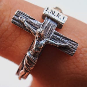 925 Silver Crucifix Ring,Engraved Jesus Crucifixion Signet Ring,Signet INRI Jesus Ring For Men Women,Jewelry for Christians,Jesus Cross Ring