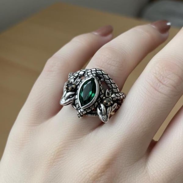 Twee slangenring, smaragdgroene drakenogen, geoxideerde zilveren ring van Barahir, zegelring fantasiestijl, gothic fantasy-sieraden