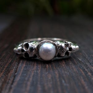 Sterling Silver Double Skull Ring, Natural Round Pearl Skeleton Jewelry, Unisex Ring