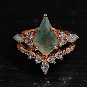 Anillo de compromiso de ágata musgosa verde con corte de cometa natural en plata 925, relleno de oro rosa de 14 k, anillo de diamantes CZ de corte marquesa, conjunto de anillo de boda nupcial único