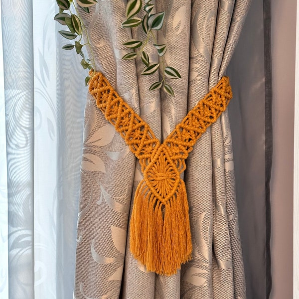 Makramee-Vorhanghalter: Handgefertigte Rüschen für gemütliches und boho Ambiente