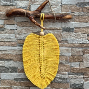 Handgefertigtes Makramee Blatt auf Woodstock !