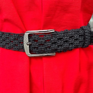 Handgemachter Makramee-Gürtel mit Schnalle in Schwarz – Boho-Chic Accessoire, nachhaltig & vielseitig