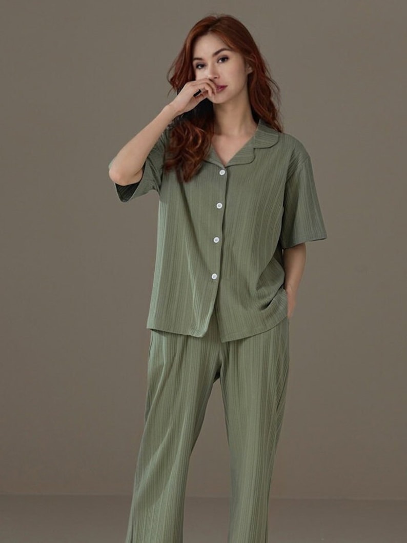 Ensemble pyjama en coton, monogramme de pyjama classique, cadeau unique pour elle, cadeau confortable pour elle, 2 poches sur le pantalon Vert