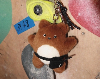 ALLTAGLICH Handmade Climb Bear Keychain - RockBrown
