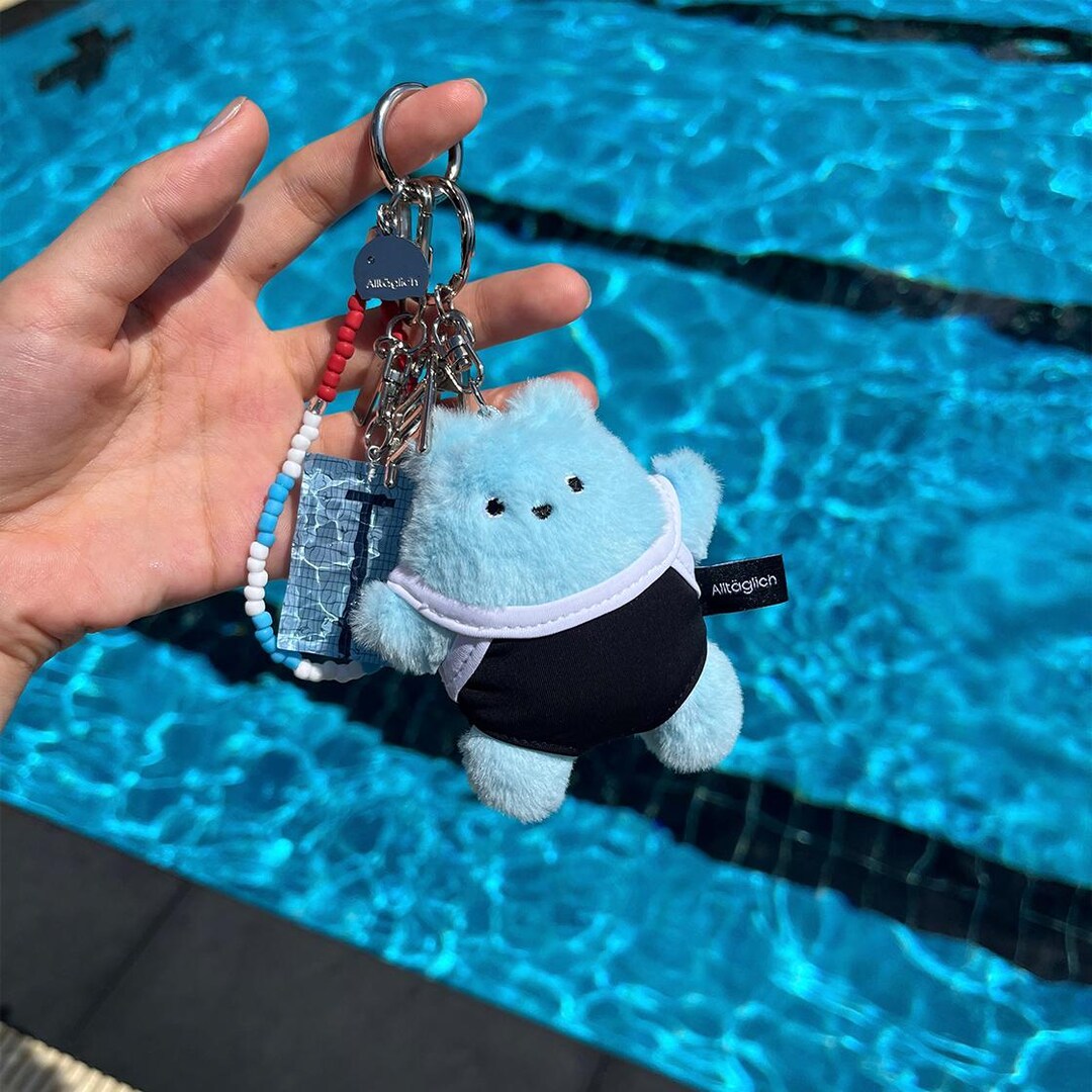ALLTAGLICH Handmade Swimmy Bear Keychain - Etsy