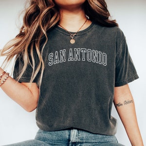 SAN ANTONIO Shirt, COMFORT Colors Tshirt, San Antonio Holidays, Honeymoon, San Antonio Bachelorette Tee, Girl&#39;s Trip, Oversized College Tee.