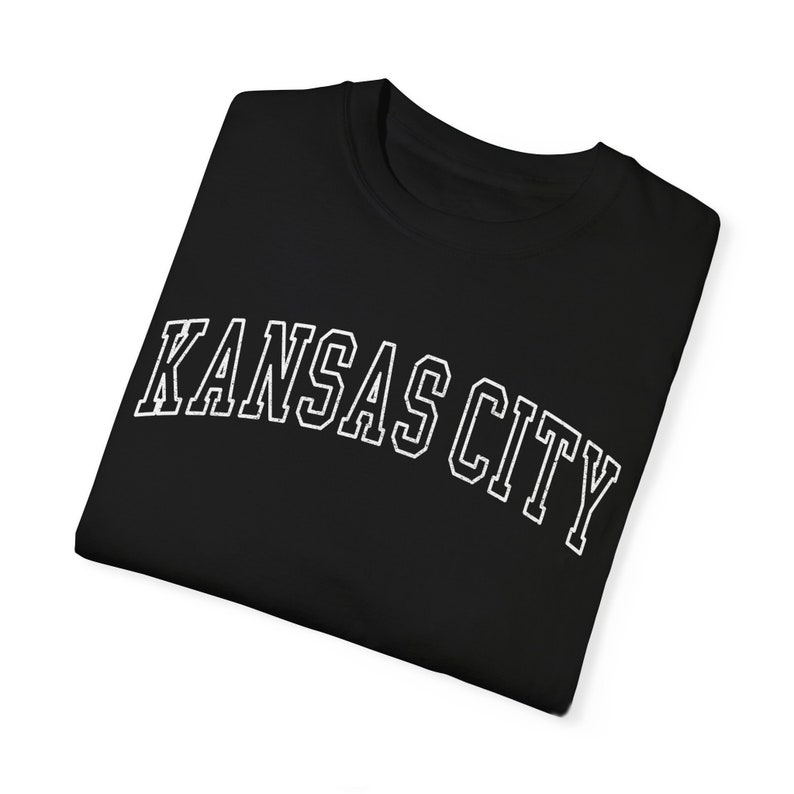 KANSAS CITY Shirt, COMFORT Colors T-shirt, Kansas City Gift, Kansas City Bachelorette Tee, Kansas City Girl's Trip, Oversized College Shirt. afbeelding 9