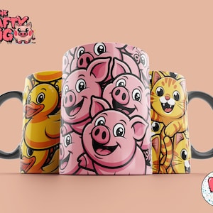 Pode incluir: Três canecas de cerâmica com alças pretas. Uma apresenta um padrão de porcos rosa sorrindo, outra um pato amarelo e a terceira um gato malhado laranja. O logotipo Krafty Pig é visível.