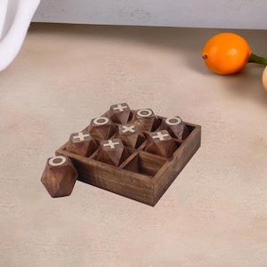 Houten Tic Tac Toe Game - Leuk XOX-tafelspel voor kinderen en volwassenen, handgemaakte salontafeldecor, uniek cadeau-idee