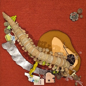The Entrails. 0.2 Colagem/montagem feita de materiais reciclados (papelão, plástico, tecido, objetos encontrados, revistas, etc.) Arte de parede ecológica
