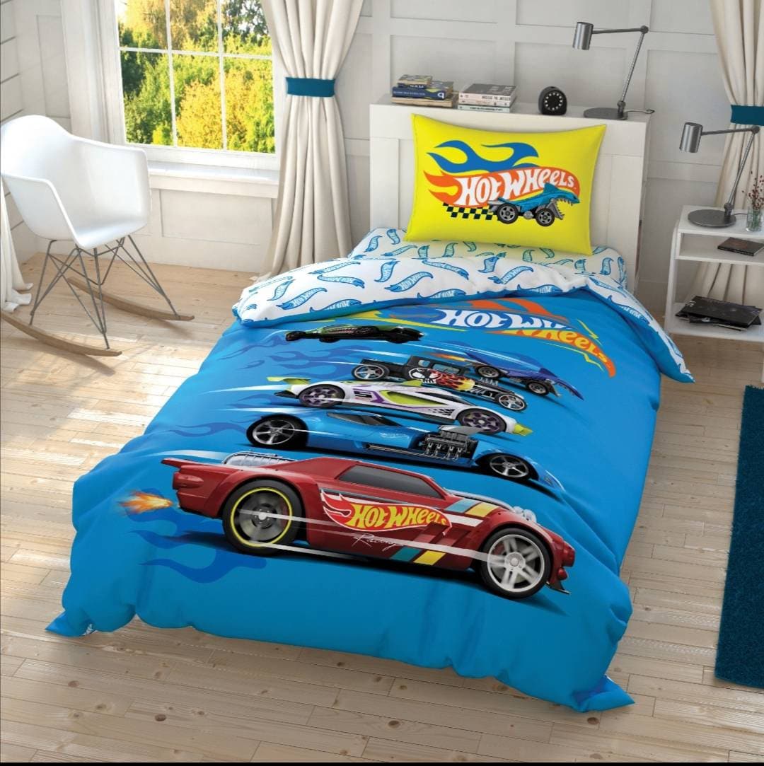 Hot Wheels Patterned Single Size Comforter Set for Children and Teens