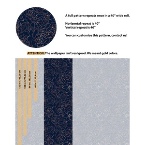Peut inclure: Un papier peint autocollant avec un motif floral en or et bleu marine. Le motif se r&eacute;p&egrave;te tous les 101,6 cm. Le papier peint mesure 101,6 cm de large et peut &ecirc;tre personnalis&eacute;.