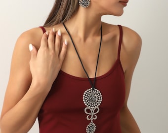 Silver Plated Necklace & Earrings Jewelry Set