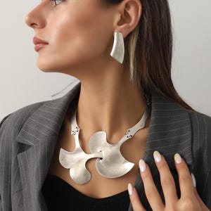 Silverpläterade Brutalist Halsband Örhängen Smyckeset