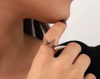 Anello a punta fatto a mano per donna: anello gotico