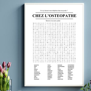 Peut inclure: Un cadre blanc contenant un jeu de mots cachés intitulé "CHEZ L'OSTEOPATHE". Le jeu de mots contient des mots liés à l'ostéopathie et à l'anatomie. Le fond est bleu clair.