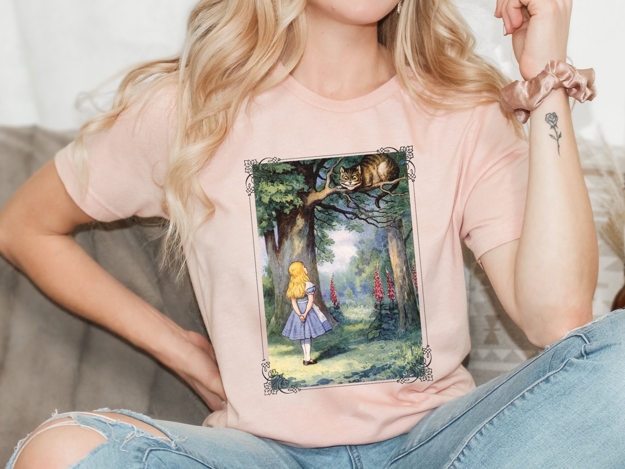 T Shirt Alice Aux Pays Des Merveilles Classic Alice in Wonderland Shirt, Alices Adventure in Wonderland Shirt