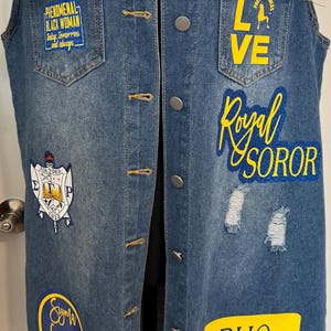 Chaleco vaquero Sigma Gamma Rho, chaqueta griega, chaqueta griega personalizada, chaqueta Sigma Gamma, chaqueta vaquera griega, chaqueta Rhoyal, Sigma Gamma Rho