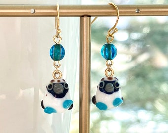 Pendientes de piquero de patas azules: pequeñas joyas de animales de aves en miniatura hechas a mano en vidrio de Murano