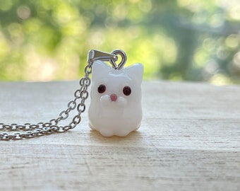 White Cat Necklace, Sitting Cat, Handmade Glass Beads, Cute, Animal, Pet, Cat Mom Gift, Gift for Kids, White Cat Jewelry